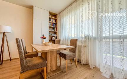 OPLETALOVA: Na predaj priestranný 3-izbový byt s parkovaním a loggiou