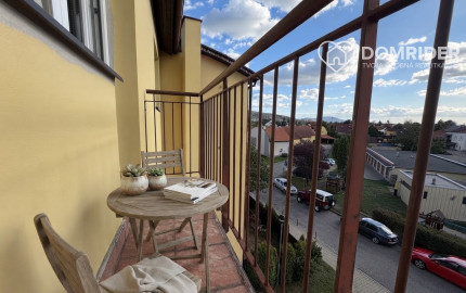 REZERVOVANÝ: OPLETALOVA: Na predaj priestranný 3-izbový byt s parkovaním a loggiou