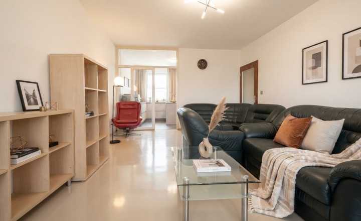 LÍŠČIE NIVY- 4 izbový byt s loggiou v obľúbenej lokalite - fotografia 1